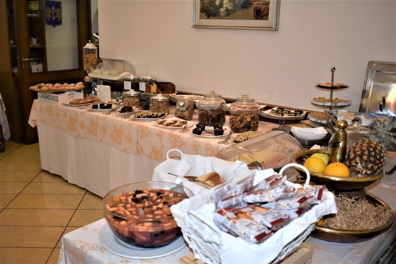 Hotel Ristorante Amitrano Pompei Ngoại thất bức ảnh